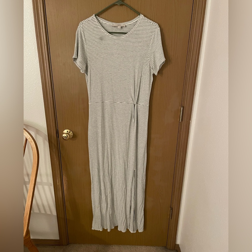 LOFT Ribbed Size M Black and White Striped Maxi Dress Slit side stretchy comfort